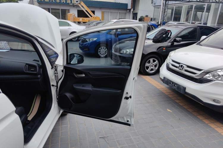 Used Honda Fit 2014 1.5L LX CVT Comfort Model
