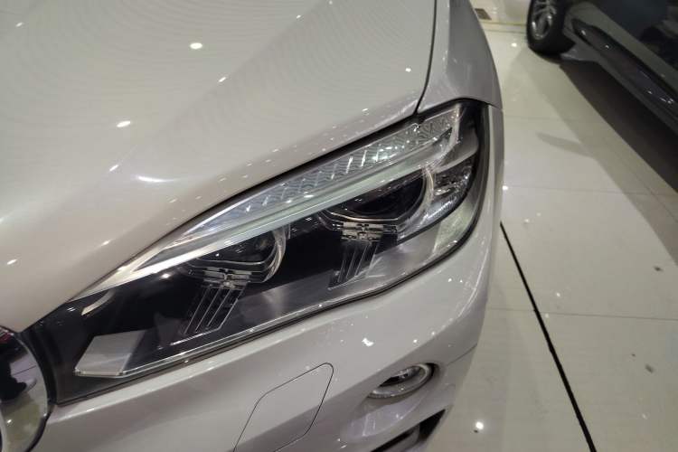 Used BMW X6 2015 xDrive28i
