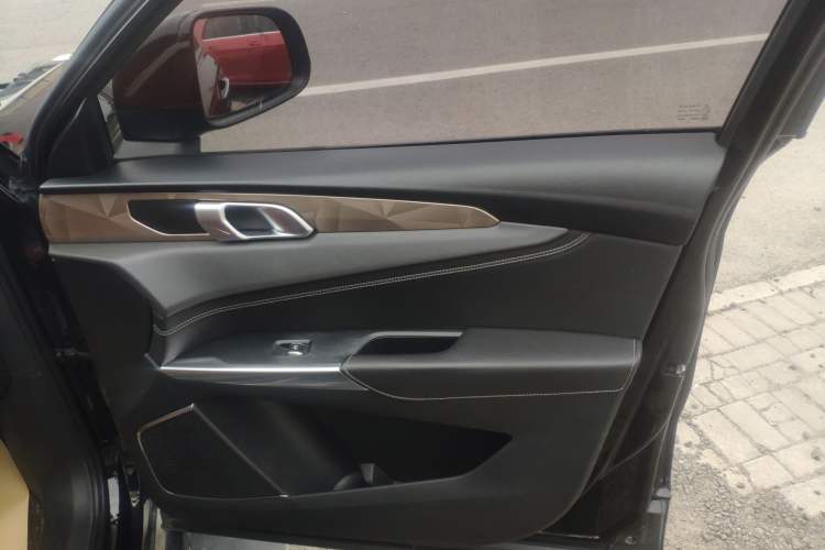 Used Lynk & Co 01 2017 2.0T Two-Wheel Drive Pro Edition
