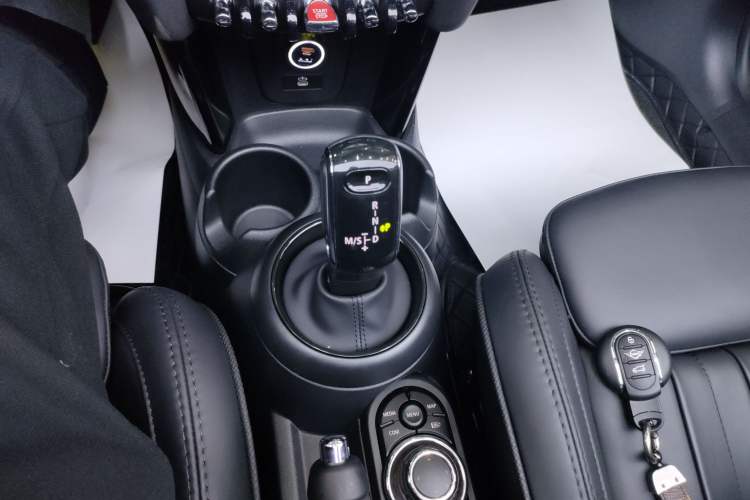 Used  MINI 2023 Second Facelift 2.0T COOPER S CABRIO Artist
