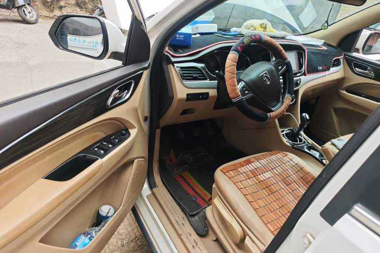 Used Baojun 730 2016 1.5T Manual Luxury Edition 7 Seats