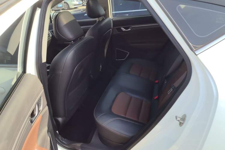 Used Geely Auto Emgrand GS 2017 Sport Edition 1.3T Automatic Smart Connectivity Model
