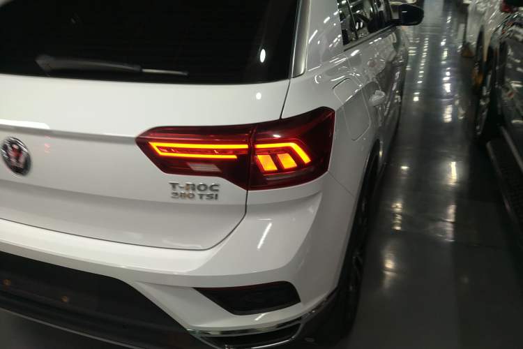 Used Volkswagen T-ROC 2019 280TSI DSG Two-Wheel Drive Comfort Version China VI Standard
