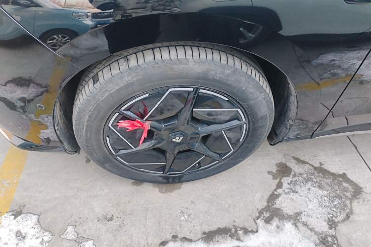 Used  HT 2023 670 Rear-Drive Ultra-High-Voltage NDA Version
