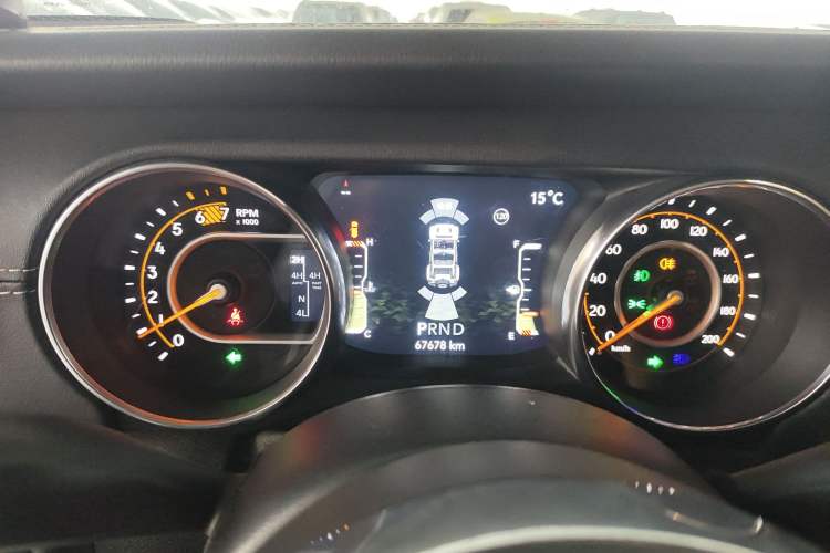 Used  Wrangler 2019 2.0T Sahara Four-Door Version China VI Emission Standard
