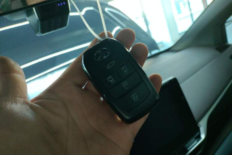 Used Toyota Granvia 2024 2.5L Hybrid Prestige PLUS Four-Wheel Drive Version