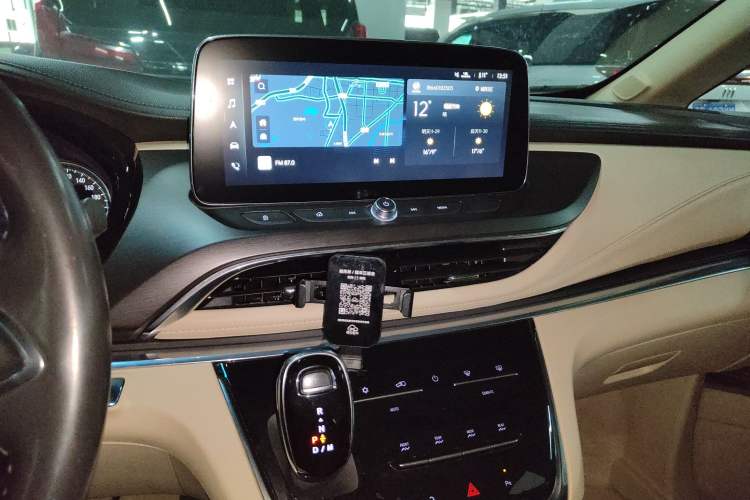 Used Buick GL8 2023 Facelifted Land Cruiser Executive Luxury Version
