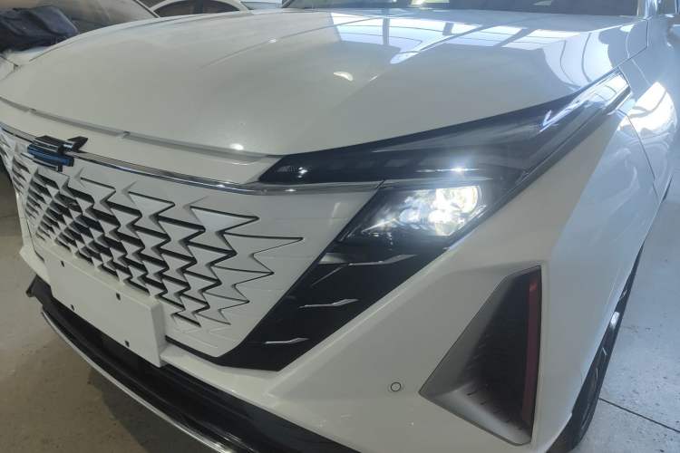 Used Oshan Z6 2022 Blue Whale 1.5T DCT Smart Edition Urban Version
