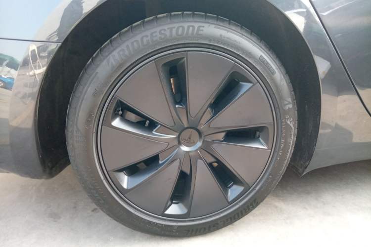Used Tesla Model 3 2025 Rear-Wheel-Drive Version
