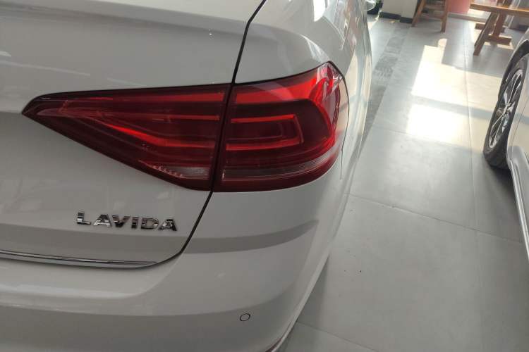 Used Volkswagen Lavida 2017 1.6L Automatic Comfort Edition