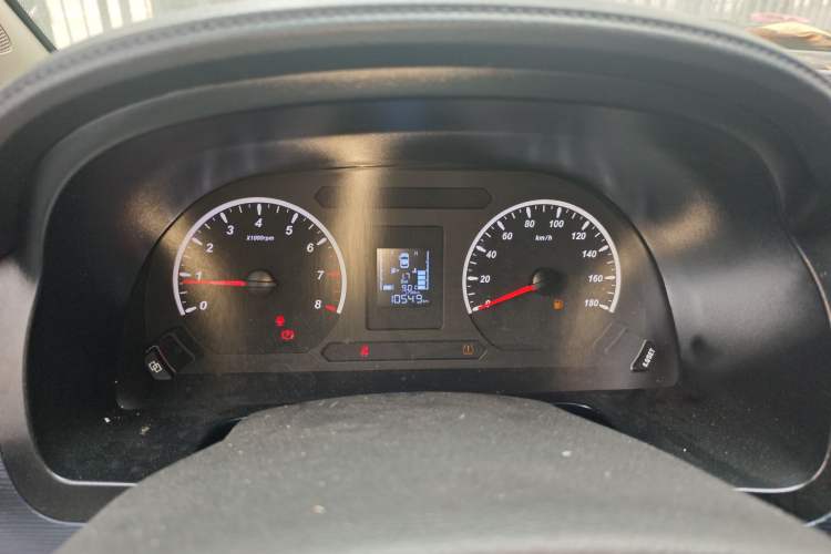 Used FORTHING Lingzhi 2023 M5L 1.6L Base Model 7 Seats