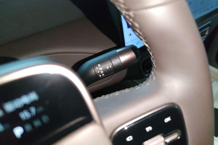 Used Li Auto MEGA 2024 Ultra Model
