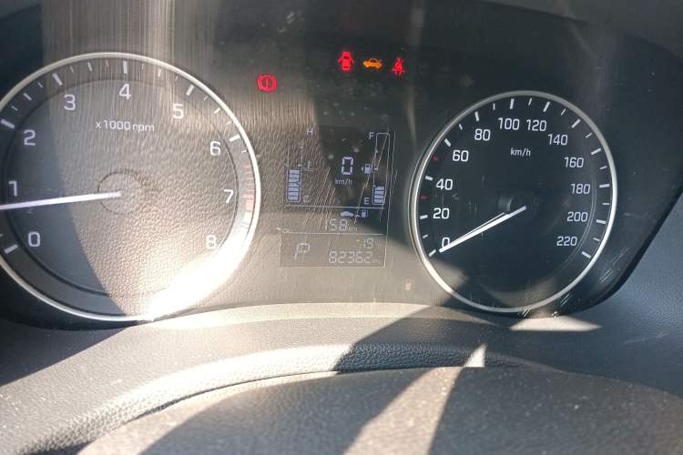 Used Hyundai ix25 2015 1.6L Automatic Two-Wheel-Drive Deluxe DLX Model