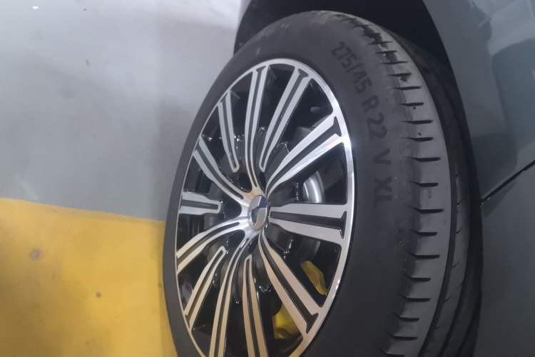 Used Denza N9 2025 Flagship Model
