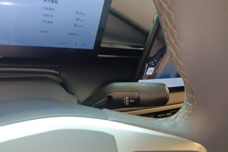 Used  E5 2024 440km Launch Edition
