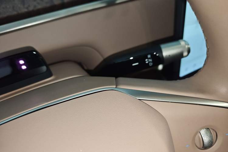 Used ONVO Luxeed L90 2025 Model—Max Six-Seater Version