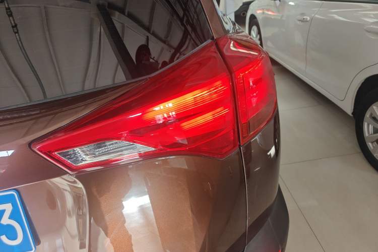 Used Toyota RAV4 2015 2.5L Automatic 4x4 Elite Edition
