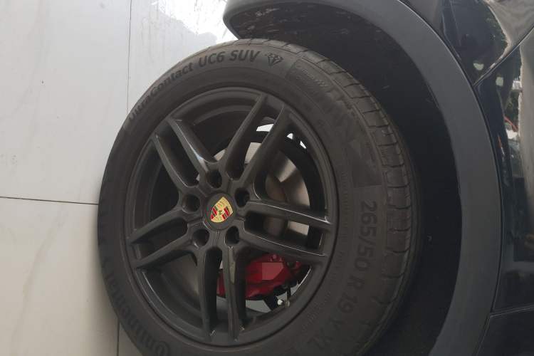 Used Porsche Cayenne 2015 3.6L automatic transmission U.S. specification
