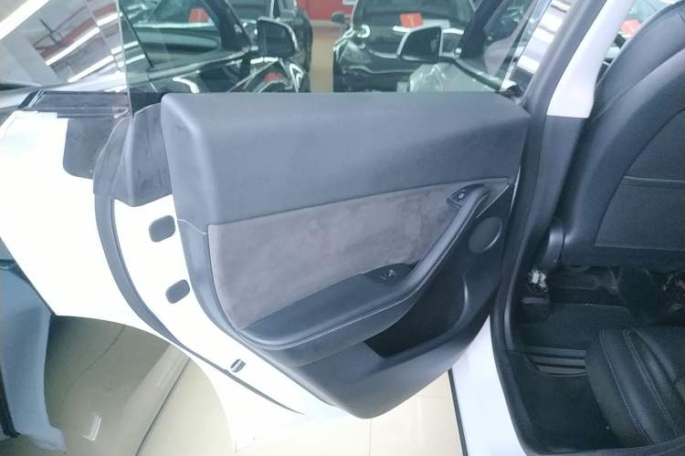 Used Tesla Model Y 2021 Long-Range All-Wheel-Drive Version
