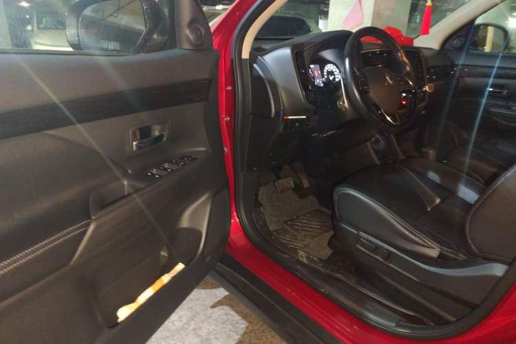 Used Mitsubishi Outlander 2016 2.4L 4x4 Elite Edition 5 Seats
