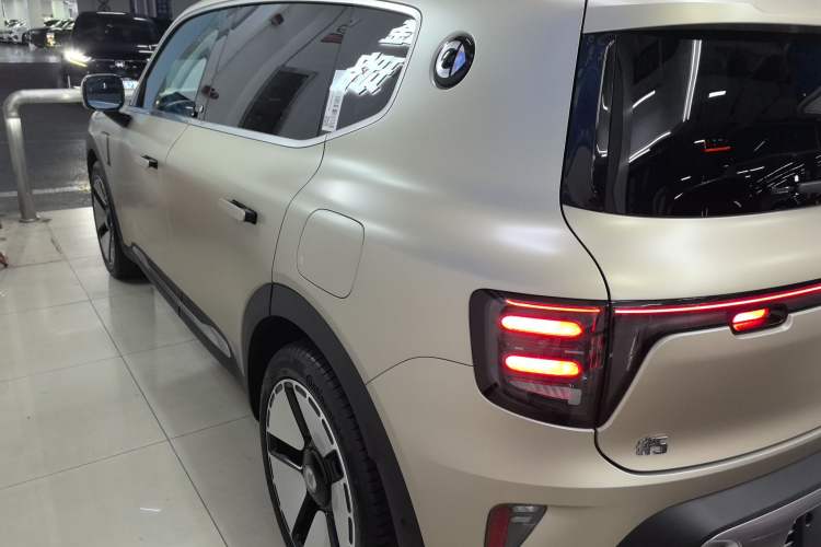 Used  #5 2024 Ultra-Long Range Extraordinary Journey Luxury Edition
