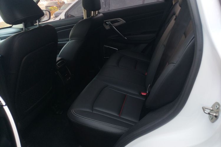 Used Geely Auto Emgrand X7 Sport 2018 1.8TD Automatic Two-Wheel Drive Smart 4G Connected Version
