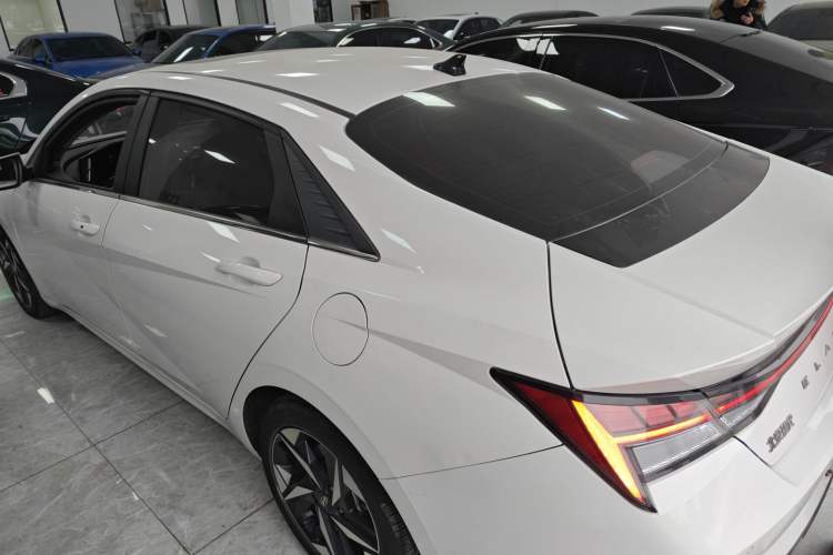 Used Hyundai Elantra 2021 1.5L CVT LUX Prestige Edition
