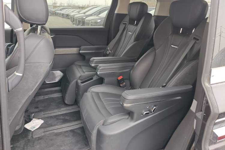 Used Hongqi HQ9 PHEV 2024 2.0T Four-Wheel Drive Business Edition
