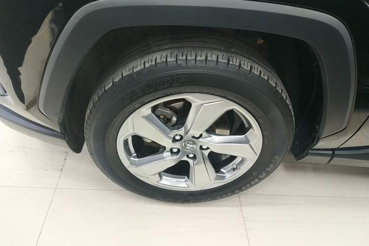 Used Toyota RAV4 2022 2.0L CVT Two-Wheel Drive Fashion Plus Edition
