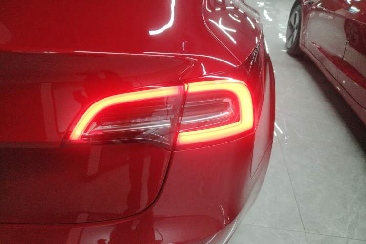 Used Tesla Model 3 2019 Long-Range Rear-Wheel-Drive Version