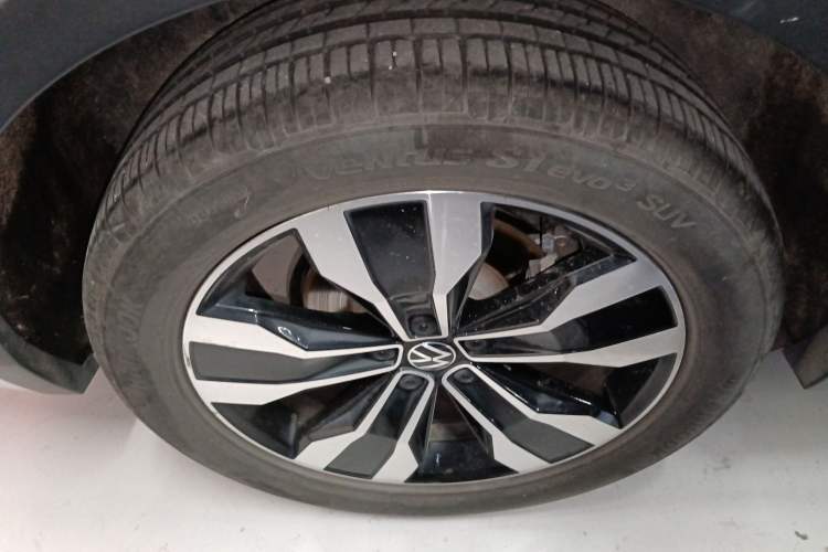 Used Volkswagen Tiguan L 2023 380TSI Automatic All-Wheel Drive R-Line Enhanced 7-Seater
