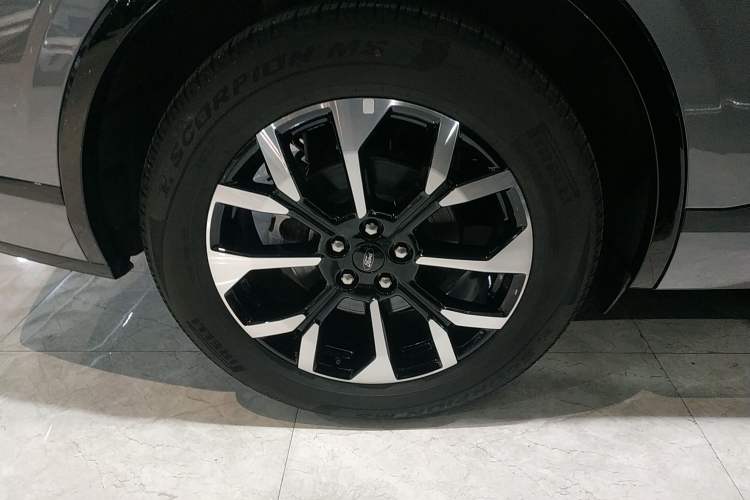 Used Ford Edge 2025 Ford Explorer L 2.0T EcoBoost E-Hybrid Four-Wheel-Drive 7-Seater Supreme Model