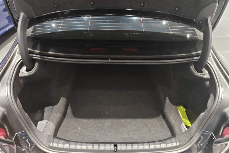 Used BMW 5 Series 2022 Restyled 530Li Leading Edition M Sport Package
