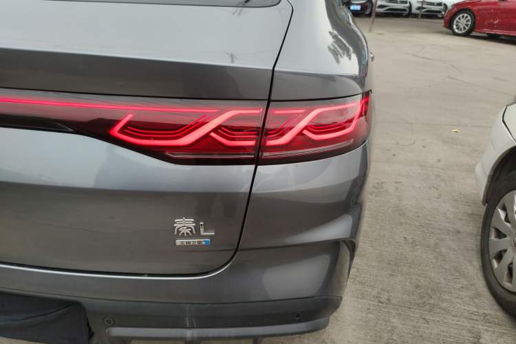 Used BYD Qin L 2025 DM-i Smart Drive 120KM Superior Model
