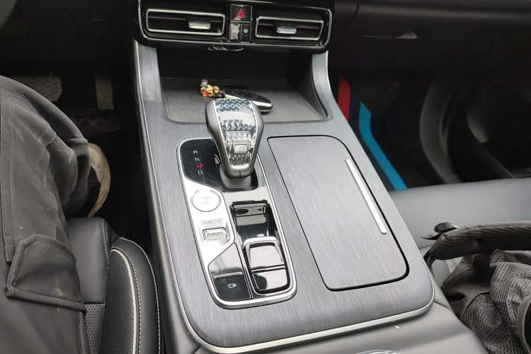 Used GAC Trumpchi GS8 2024 Linghang Series 2.0 TGDI Two-Wheel Drive Luxury Smart Connectivity Version
