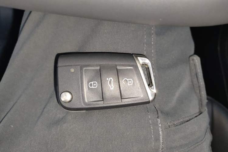 Used Volkswagen Tharu 2025 NewRui 300TSI Prestige Edition