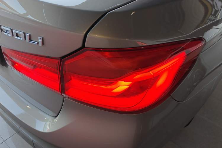 Used BMW 5 Series 2018 530Li Leading Edition Luxury Package