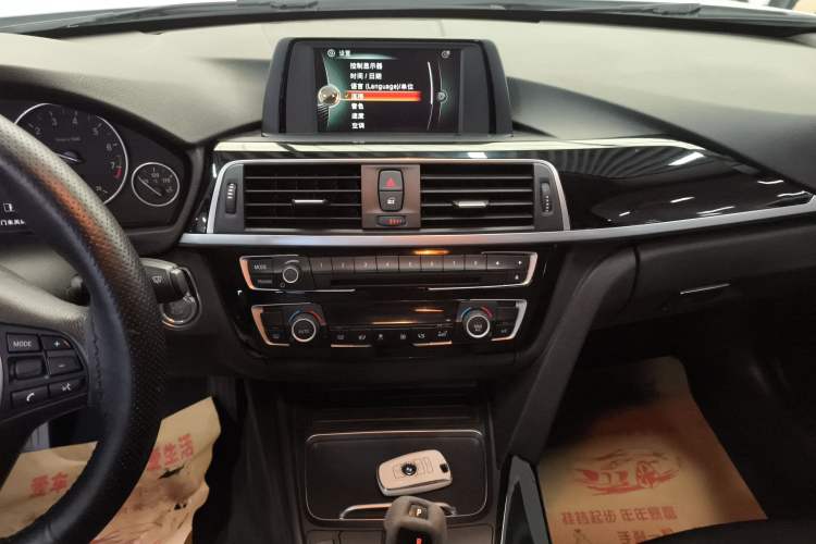 Used BMW 3 Series 2016 316i Fashion Model
