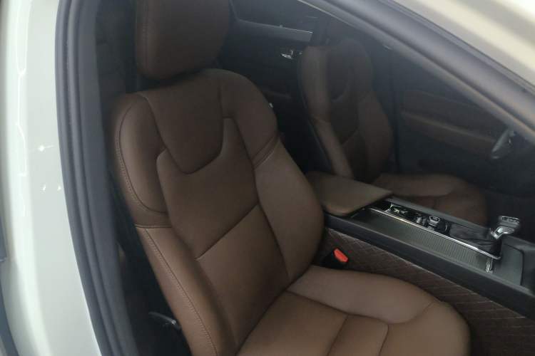 Used Volvo XC60 2018 T5 4x4 Zhiyi Edition
