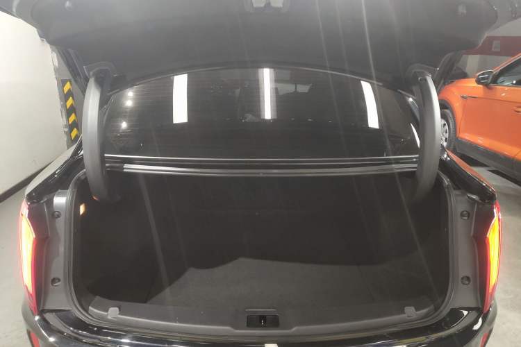 Used Hongqi E-QM5 2023 620km PLUS
