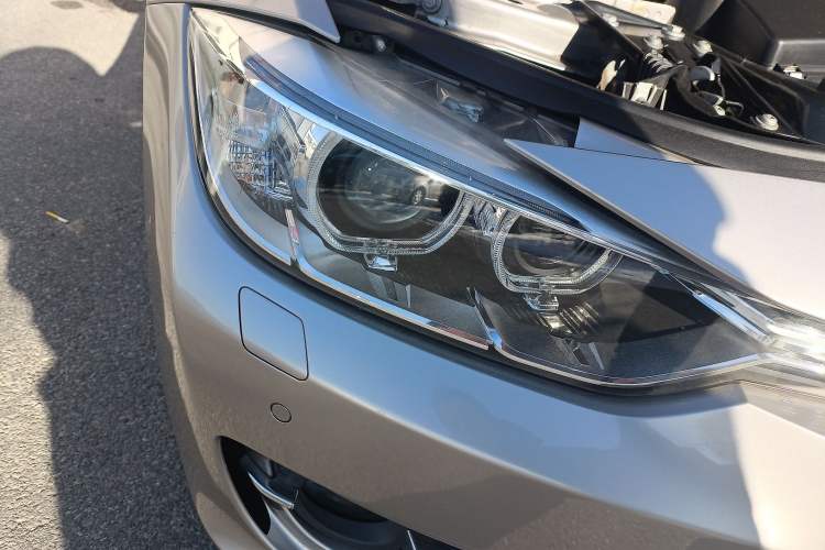 Used BMW 3 Series 2015 320Li Luxury Edition Fashion Model
