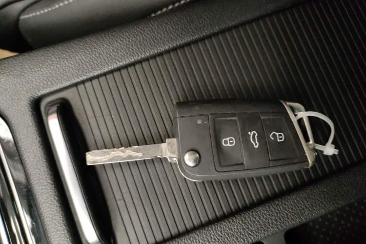 Used Volkswagen Magotan 2025 Zhongxiang Version 280TSI DSG Comfort Edition