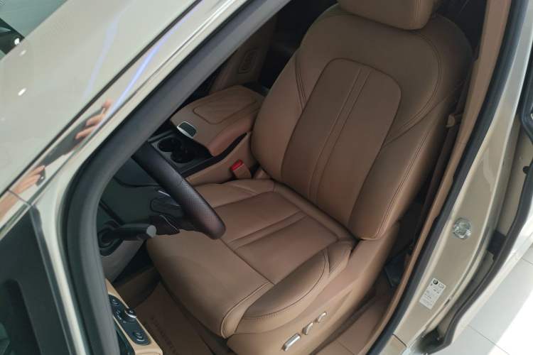 Used Buick GL8 2021 ES Land Cruiser 653T Luxury Edition
