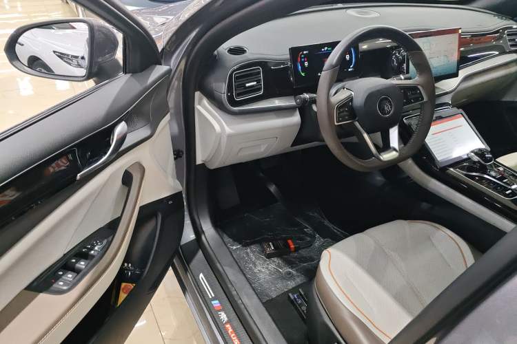 Used BYD Qin PLUS 2024 HONOR Edition DM-i 120KM Leading Model
