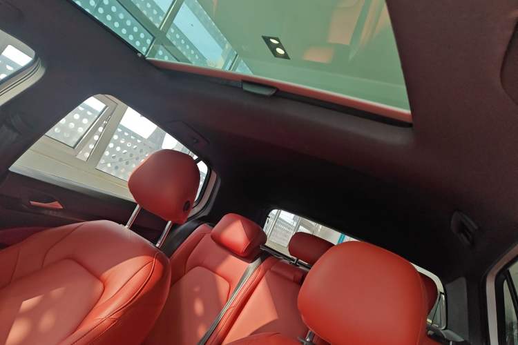 Used Volkswagen Golf 2023 Facelift 280TSI DSG R-Line Lite