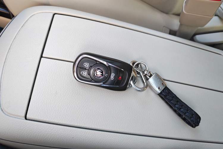 Used Buick GL8 2023 Land Executive Class 652T Luxury Model
