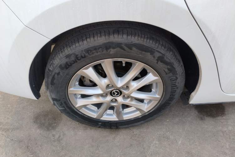 Used Mazda Mazda 3 Axela 2016 Sedan 1.5L Automatic Luxury Model