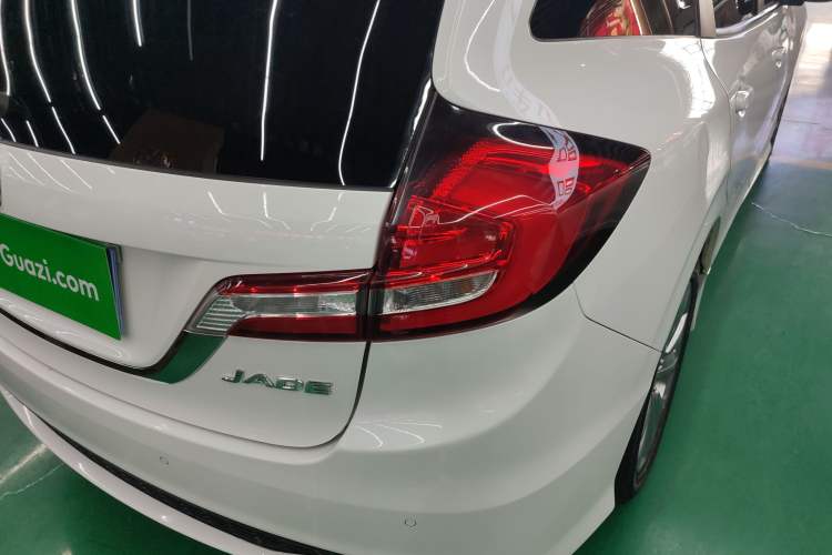 Used Honda Jade 2017 1.8L automatic Comfort version 5 seats
