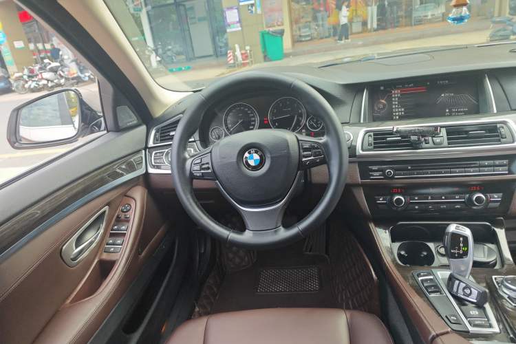 Used BMW 5 Series 2014 525Li Luxury Design Package
