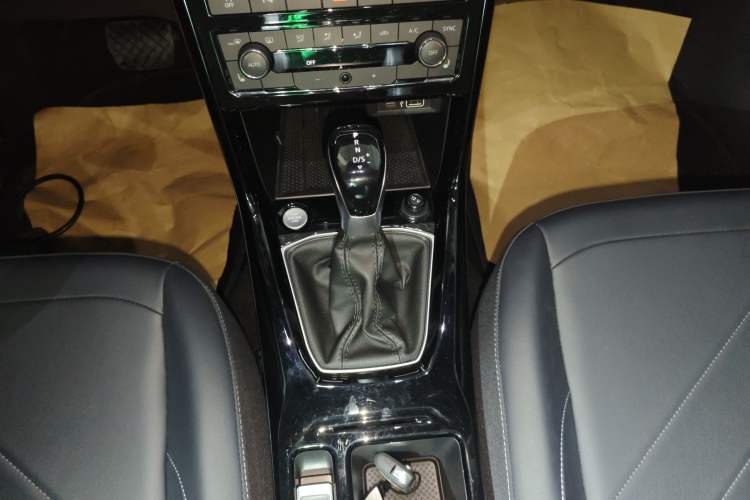 Used Volkswagen Tharu 2025 NewRui 300TSI Prestige Edition
